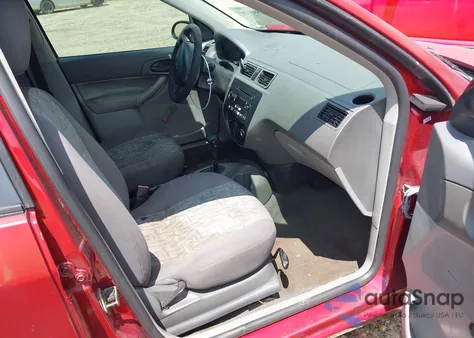 2005 Ford Focus Zx4 из США, поврежденный, VIN 1FAFP34N75W253842